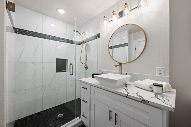 Building Photo - 11708 Shoshone Dr