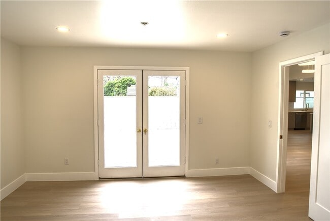 Building Photo - 1310 Elm Ave