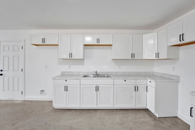 Building Photo - 3453 Daggett Rd