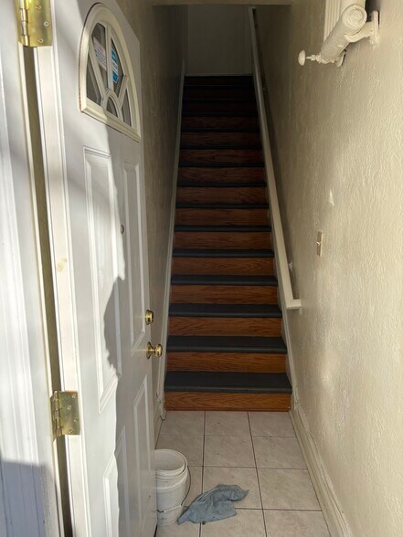 interior stairwell - 2333 E 24th St