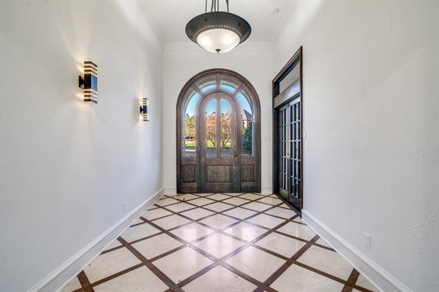 Building Photo - 422 Mustang Dr