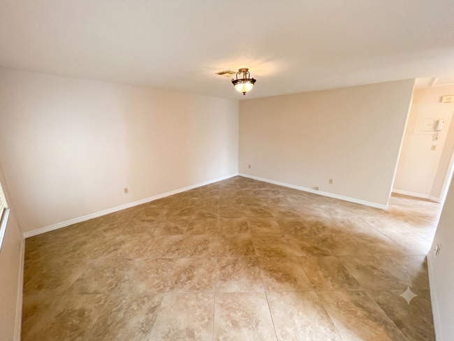 Building Photo - 1102 Elmwood St