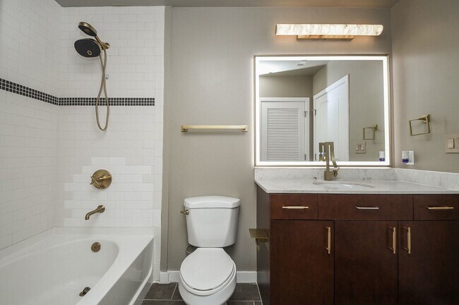 Building Photo - 5925 Almeda Rd