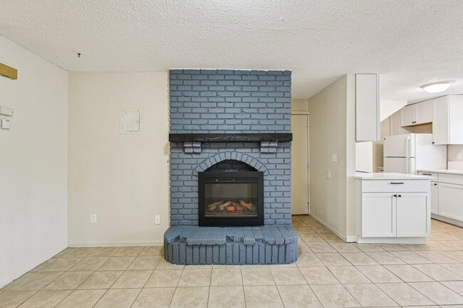 Building Photo - 17256 Kenyon St NE