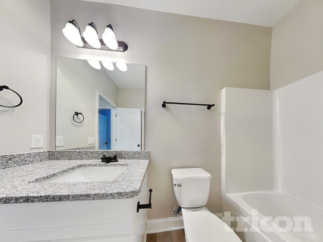 Building Photo - 319 Arbor Cir