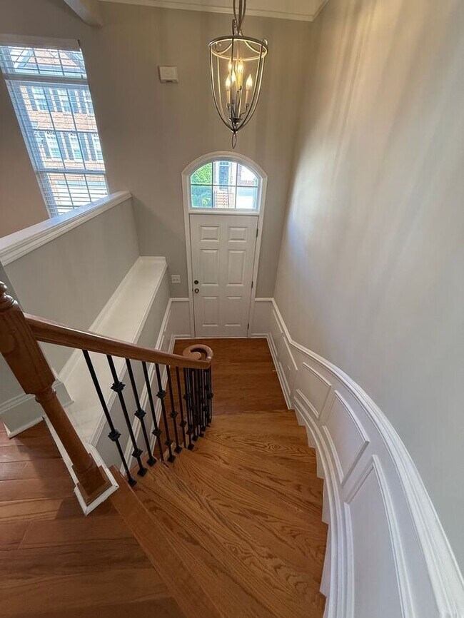 Building Photo - Prime Raleigh Location Near Crabtree & Downtown – Stunning 3BR Townhome