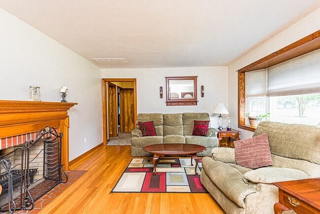 Building Photo - 8302 Colebrook Rd