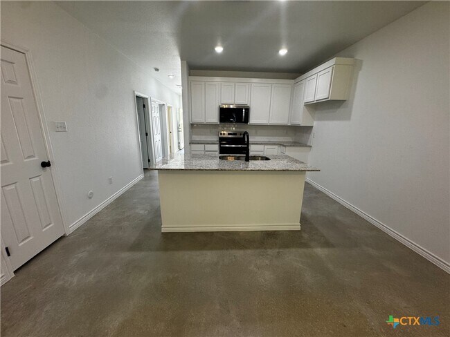 Building Photo - 209 Elbert Ln