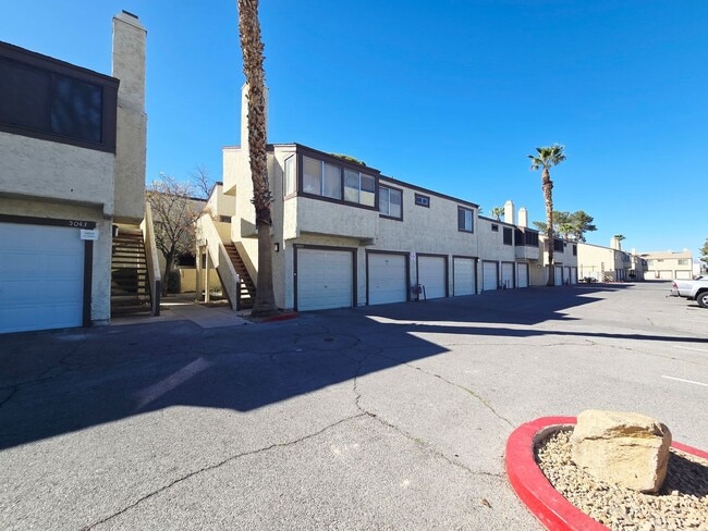 Building Photo - Fully Furnished 2-Bedroom Townhouse Near the Strip, UNLV & Airport