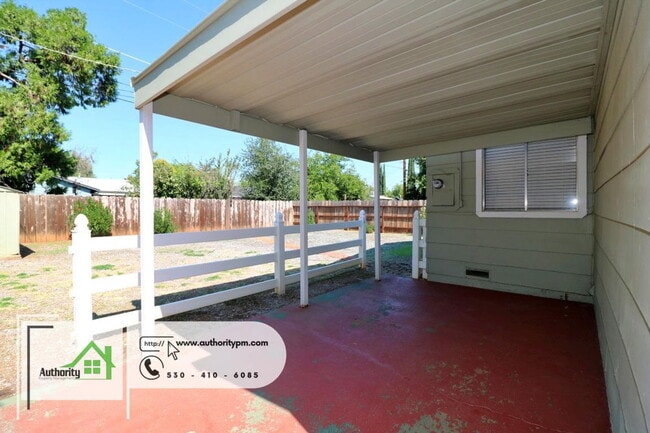 Building Photo - 2326 Corona St