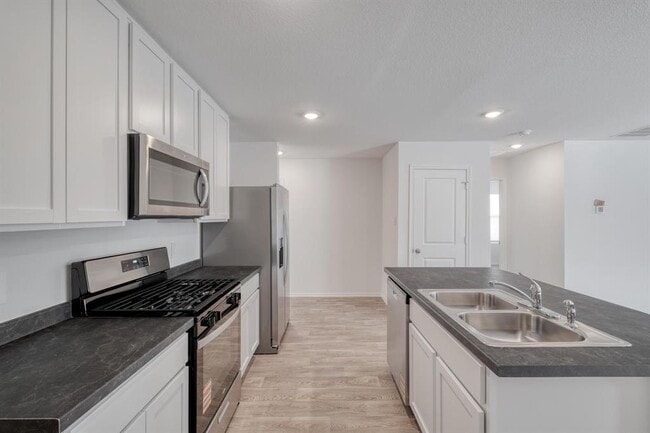 Building Photo - 346 Bull Lake Cir