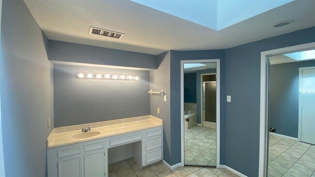 Building Photo - 3615 Windbriar Ct