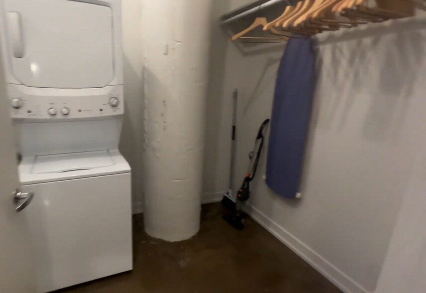 Building Photo - 154 W Erie St