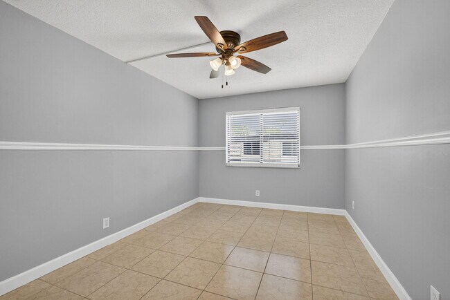 Building Photo - 1590 Forest Lakes Cir