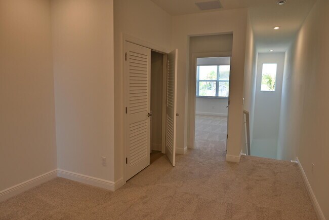 Building Photo - 3599 NW Solange Ct