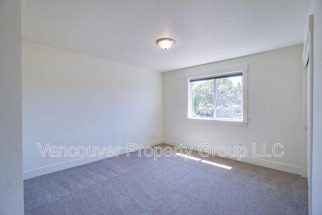 Building Photo - 12513 NE 102nd Way