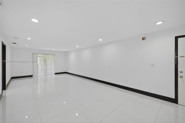 Building Photo - 8851 NW 119th St