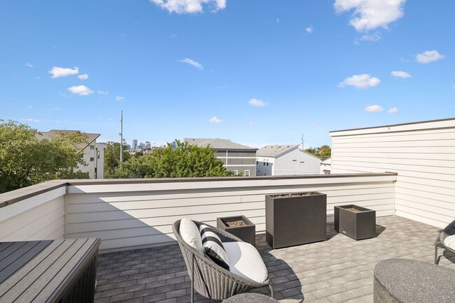 Building Photo - Experience elevated living in this beautifully crafted brick residence located in the heart of Ed...