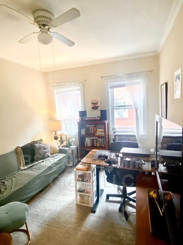 Building Photo - 1063 W Dakin St