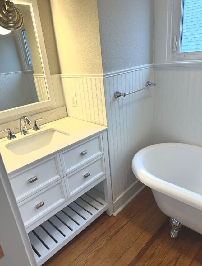 Building Photo - Beautiful 3 Bed/2 Bath in Downtown Colorado Springs!