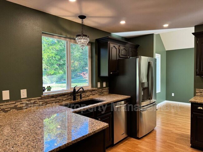 Building Photo - 4249 SE Fairway Cir