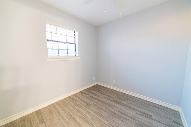 Building Photo - 8655 Northridge Loop