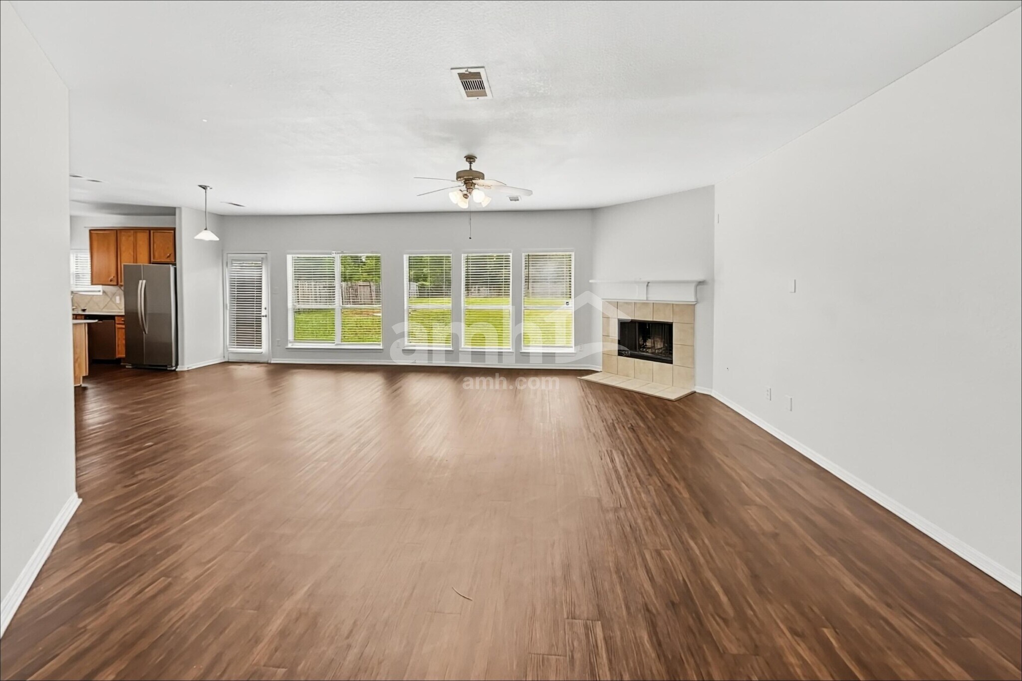 Building Photo - 2013 Briar Grove Dr