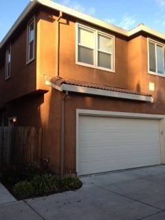 Building Photo - Modesto: $2529  3 bedroom 2.5 bath well ma...