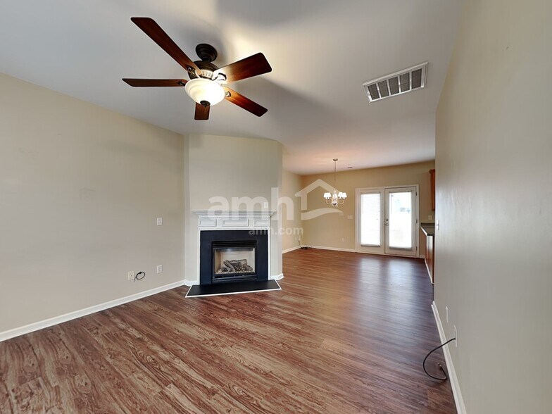 Building Photo - 13644 Swinton Rd