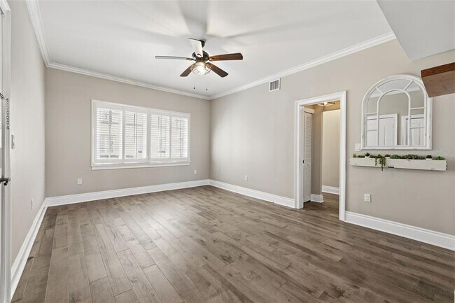 Building Photo - 2117 W Dekle Ave