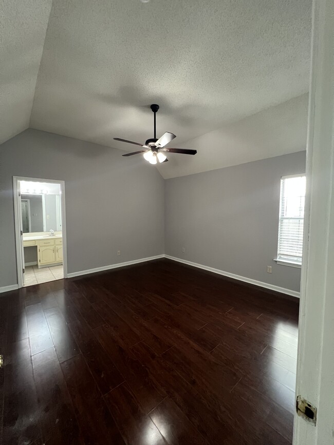 Building Photo - 9274 Charly Hill Ln