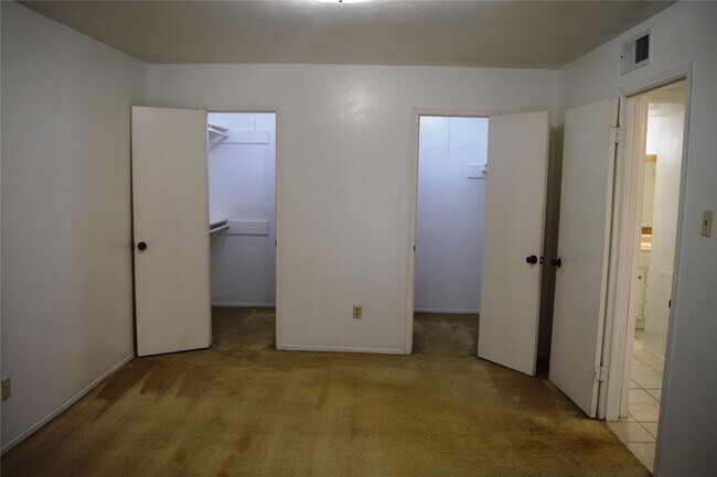 Building Photo - 12633 Memorial Dr