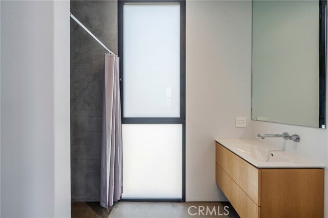 Building Photo - 762 Rosecrans Ave