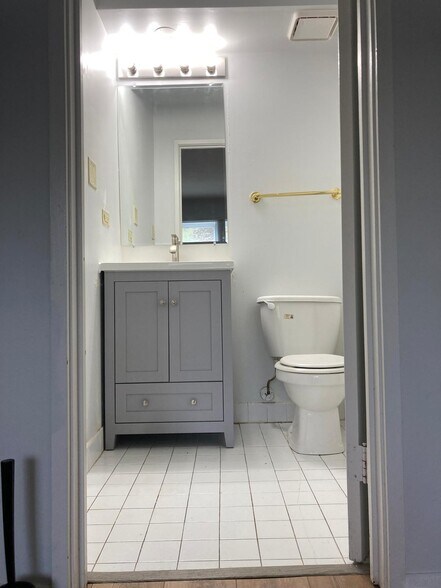 Building Photo - 929 Buccaneer Dr