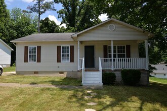 Building Photo - Cozy 3-Bedroom Near Greensboro Coliseum