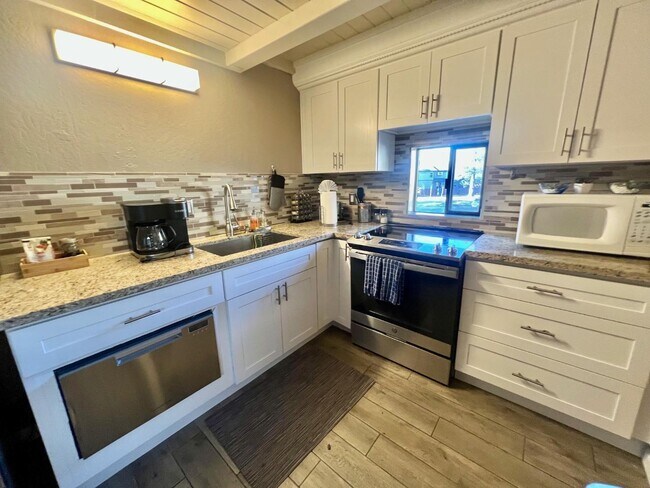 Building Photo - 497 Tahoe Keys Blvd