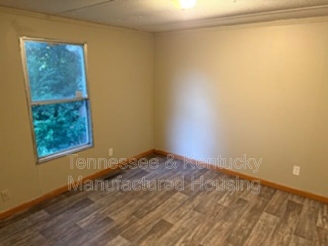 Building Photo - 1104 Columbia Ave