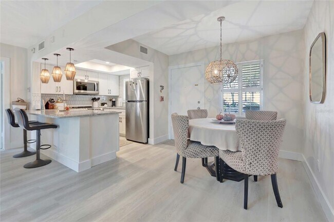 Building Photo - 3755 S School Ave