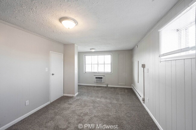 Building Photo - "Charming 1-Bedroom Apartment in Avon with...