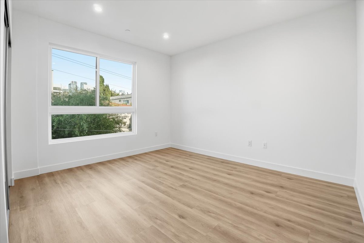 Building Photo - 1820 Prosser Ave