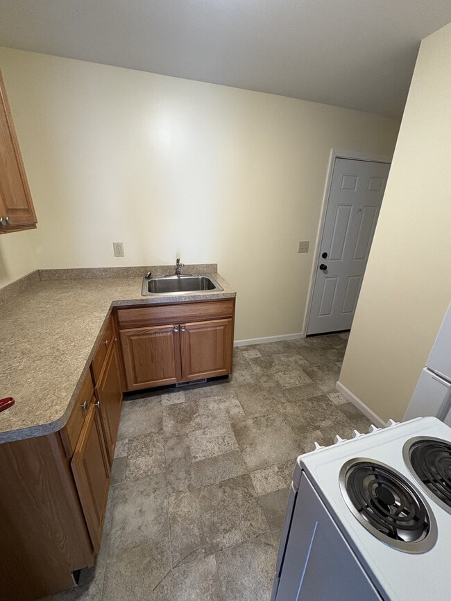 Building Photo - 904 Linden Grove Ave