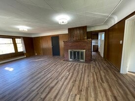 Building Photo - 15210 42nd Ave S