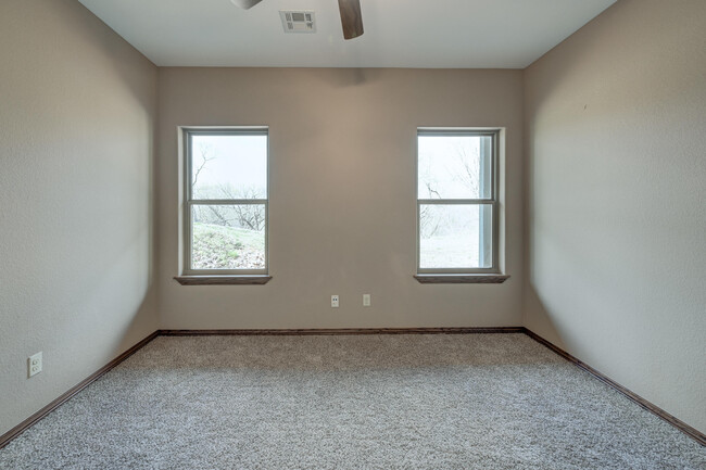 Building Photo - 117 Briarbrook Dr