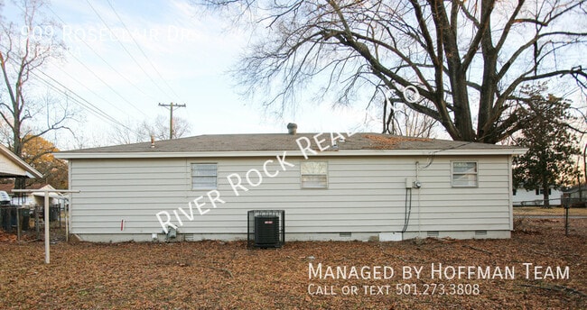 Building Photo - 909 Roseclair Dr