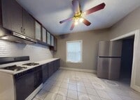 Building Photo - 20-22-22 Holmes St