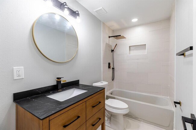 Building Photo - 9529 Fairland Dr