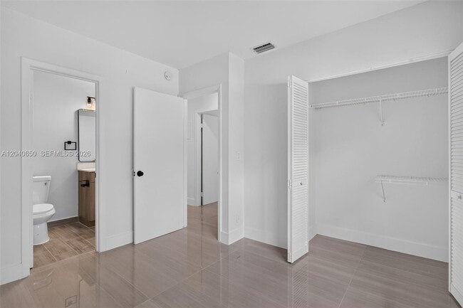 Building Photo - 2830 Coral Springs Dr