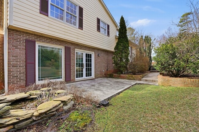 Building Photo - LIVE IN THE HEART OF RALEIGH-BEAUTIFUL AND FUNCTIONAL HOME AWAITS YOU!