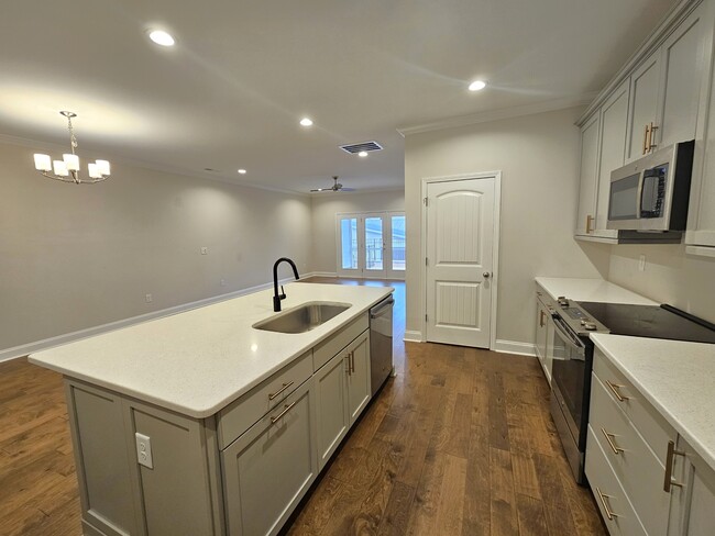 Building Photo - 9 Red Lion Rd