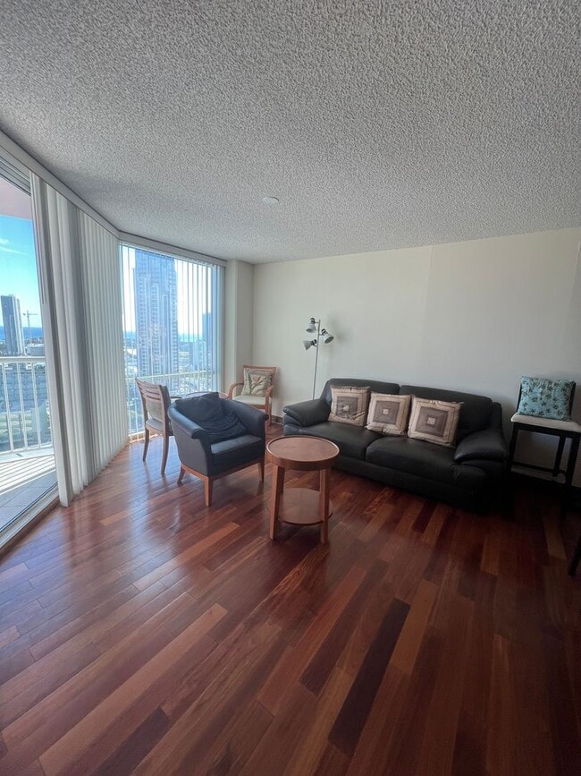 Building Photo - 247